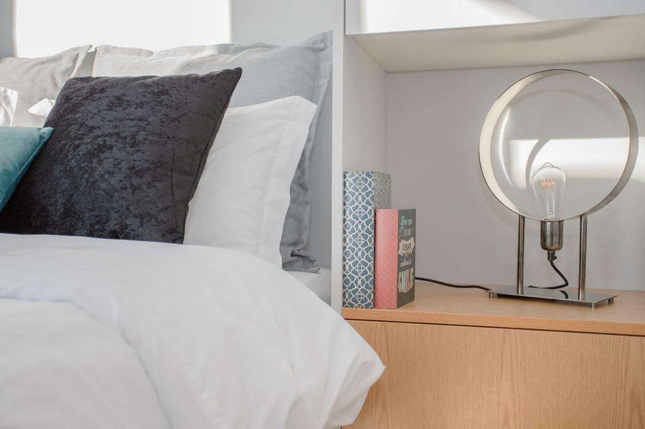 Liiiving In Porto I Bright Light Studio Extérieur photo