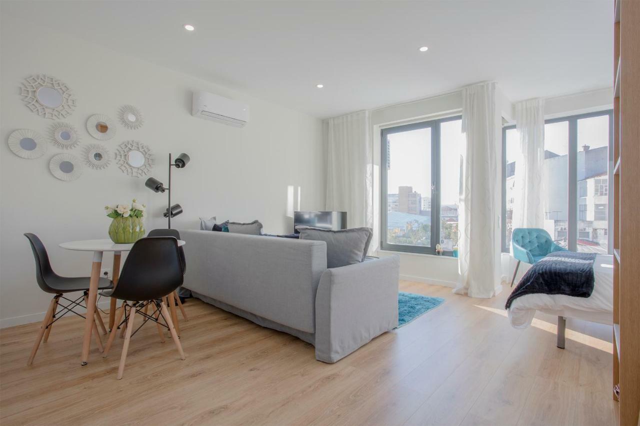 Liiiving In Porto I Bright Light Studio Extérieur photo